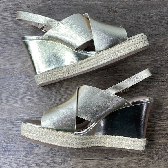 H by Halston Gold Leather Stella Slingback Wedge Espadrille Sandal, size 9.5W - Picture 2 of 11